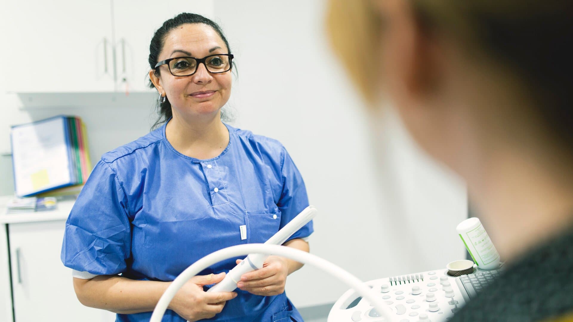 Gynekolog i patientmöte