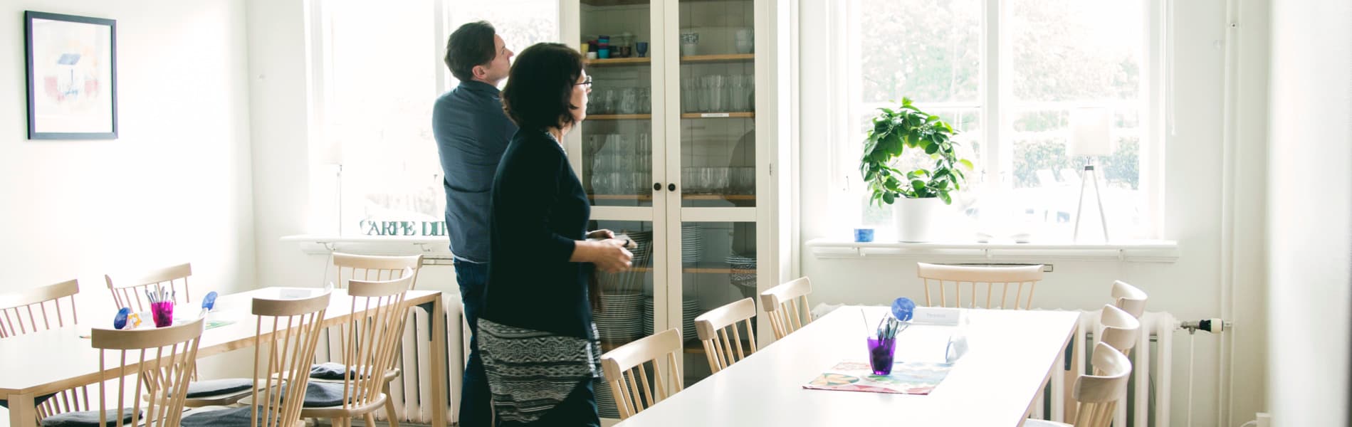 Medarbetare i matsal