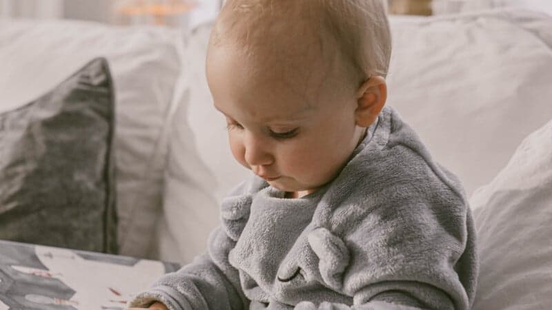 Barn i soffa Barn i soffa