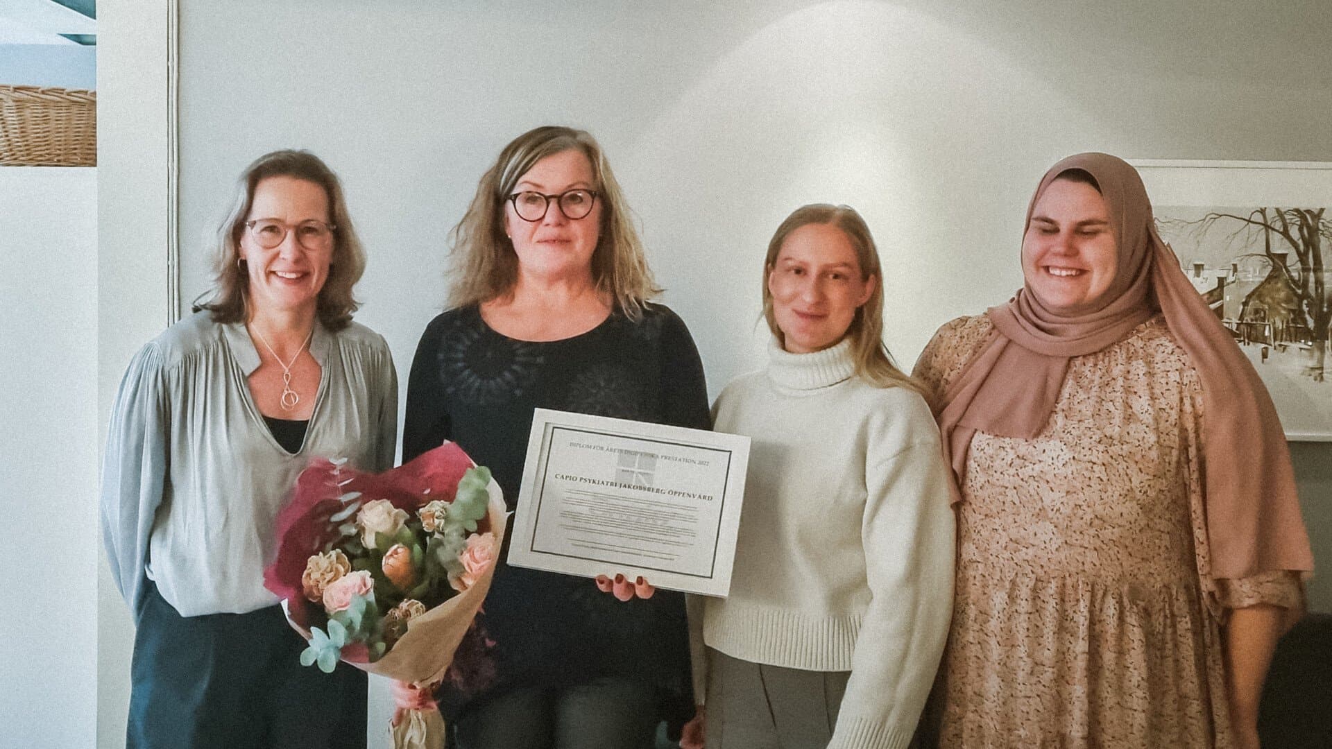 Victoria Bohlin och Anna Fahlgren med kollegor Victoria Bohlin och Anna Fahlgren med kollegor