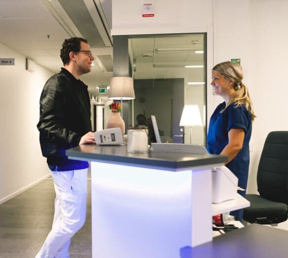 Patient tas emot i reception