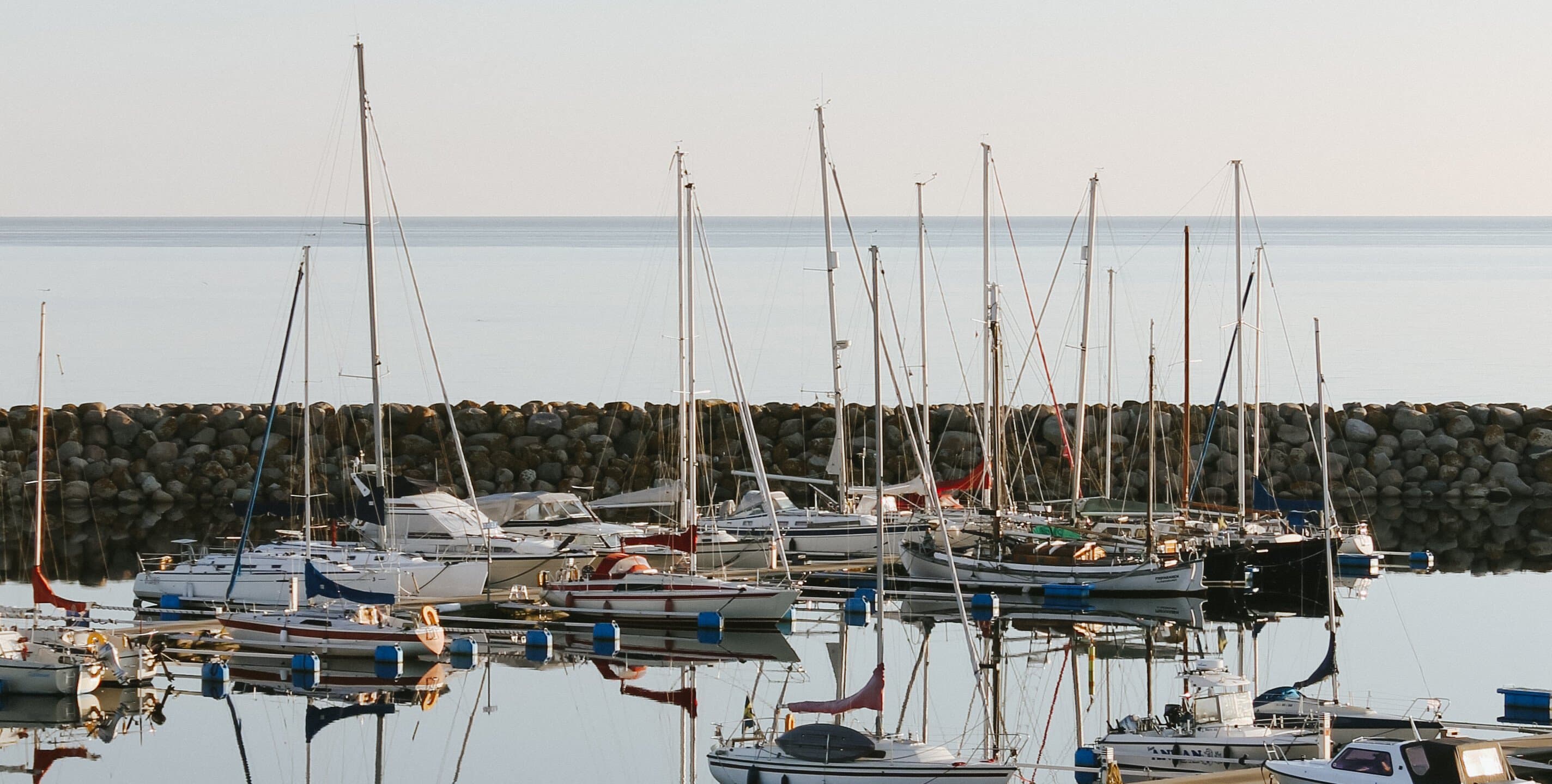 Båtar i hamn Båtar i hamn