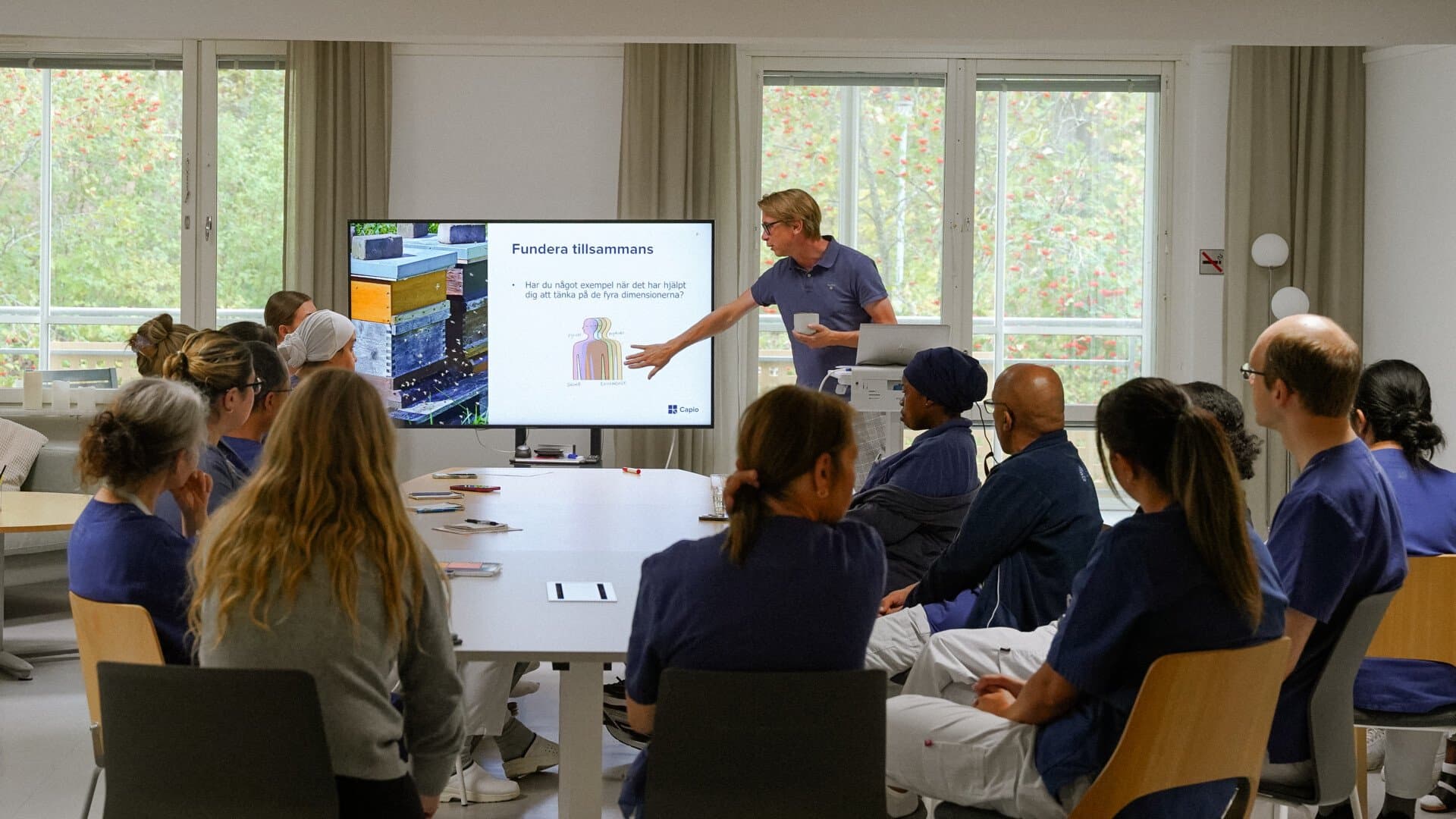 Jonas Bergström, överläkare Capio Äldre och mobil vård, går igenom det nya projektet. Jonas Bergström, överläkare Capio Äldre och mobil vård, går igenom det nya projektet.