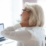 Nackspärr  – orsak, symtom och behandling