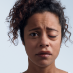 Hereditärt angioödem (HAE) – orsak, symtom och behandling