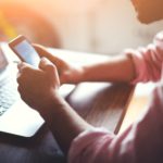 Domningar, huvudvärk och nacksmärta – det kan bero på hemarbete och dålig ergonomi