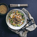 Kalla nudlar med kyckling och jordnötter