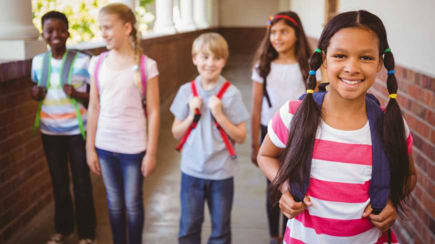 Vissa grundskolor har under hela våren haft distansundervisning medan andra har valt att återgå till vanlig undervisning. Skolorna verkar ha tolkat riktlinjerna mycket olika. Foto: Shutterstock