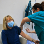 Covid-vaccination ger minskad smittspridning inom familjen