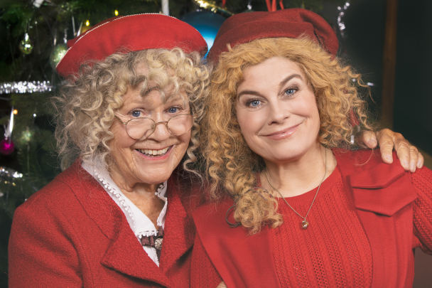 I år blir den traditionella julkalendern i SVT en familjeangelägenhet då mor och dotter båda medverkar. Foto: Ulrika Malm /SVT