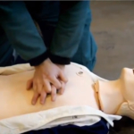 Webb-TV: Hjärt-lungräddning på vuxna