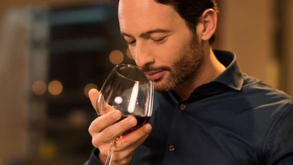 Ett glas vin om dagen anses hälsosamt – men många glas kan öka risken för cancer