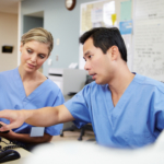 Forskare: Nyexaminerade sjuksköterskor bör arbeta i par