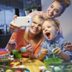 Fira påsk utan konflikter och utan att bli uttråkad – psykologen tipsar!