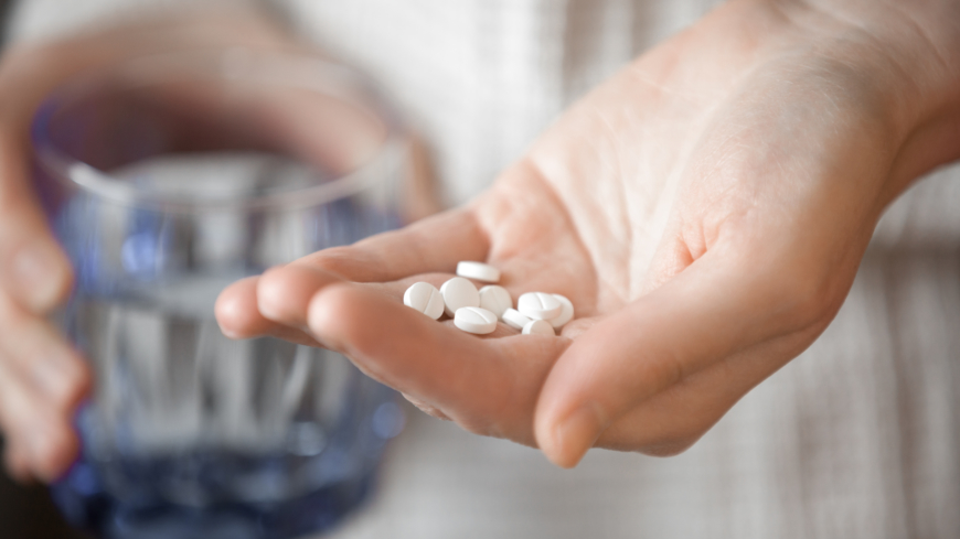 Kostnaden för de botande läkemedelsbehandlingarna har sjunkit avsevärt och därför kan fler patienter behandlas. Foto: Shutterstock