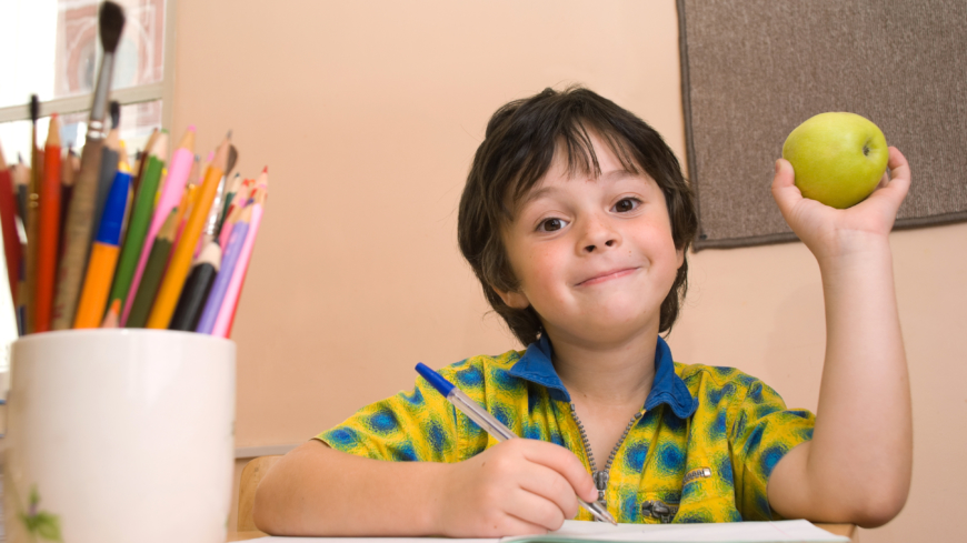 Karaktär i barnprogram ökade barns vilja att äta äpplen