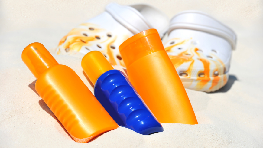 7 av 10 kontrollerade solskyddsprodukter hade brister. Foto: Shutterstock