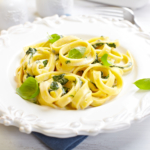 Pasta med spenat och vitlök