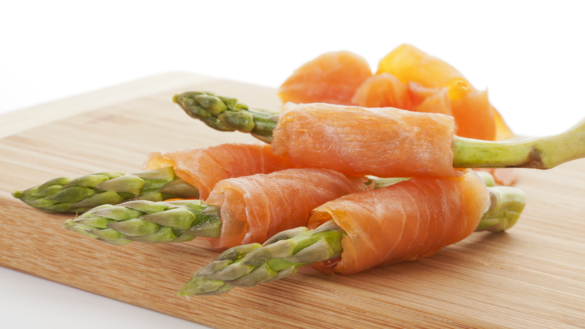 Lax med citrondoftande sparris